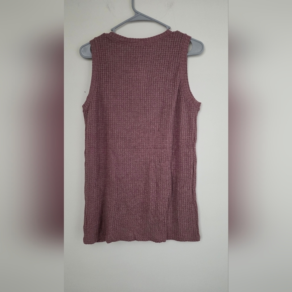 Miholl Mauve Waffle Knit Sleeveless Twist Front Top – Medium - Picture 5 of 6